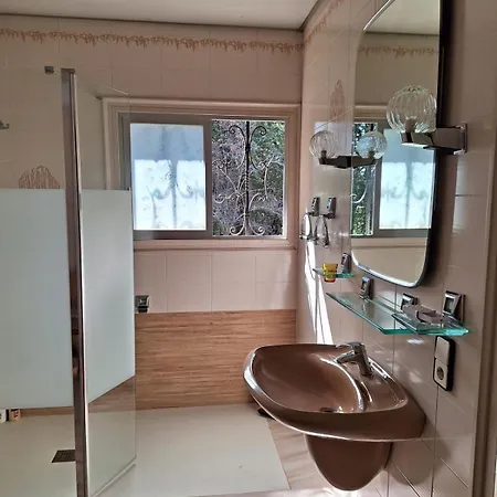 Torre Els Rosers - Familiar بيت للعطل *